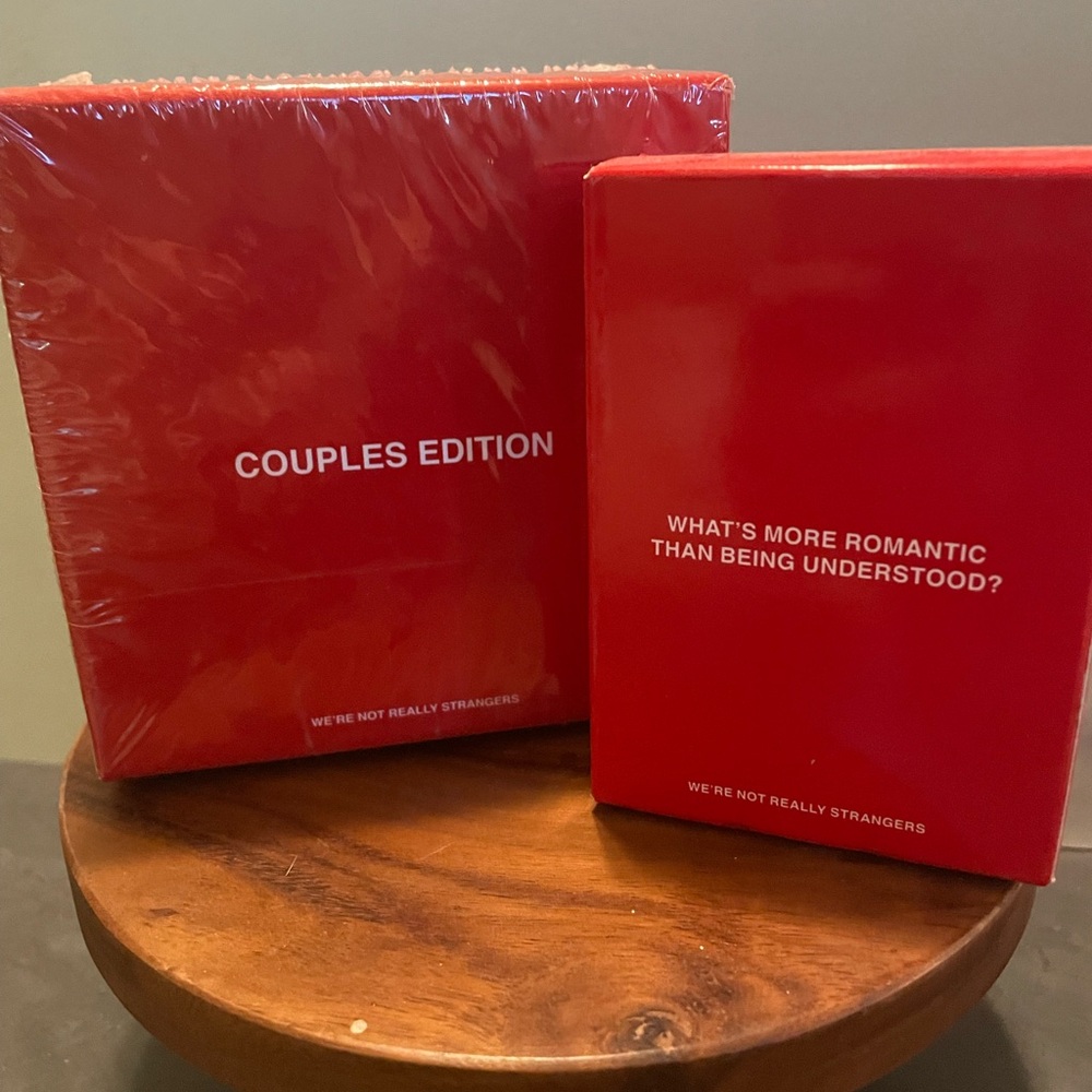 We Are Not Really Strangers Couples Edition + Relationship Pack